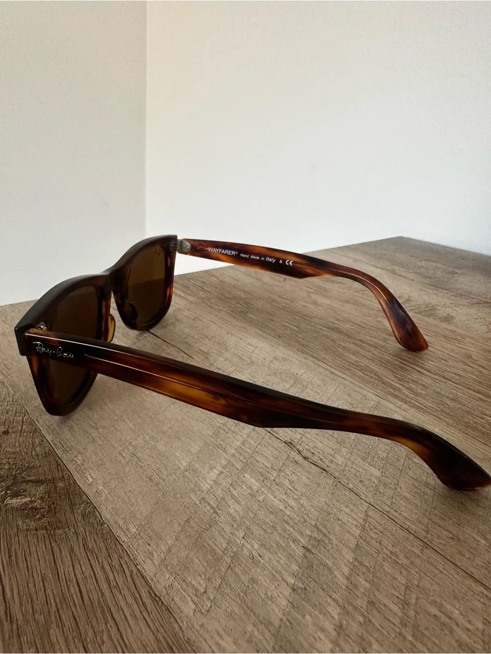 Ray-Ban Wayfarer Sunglasses - Tortoiseshell Frame with Brown Lenses